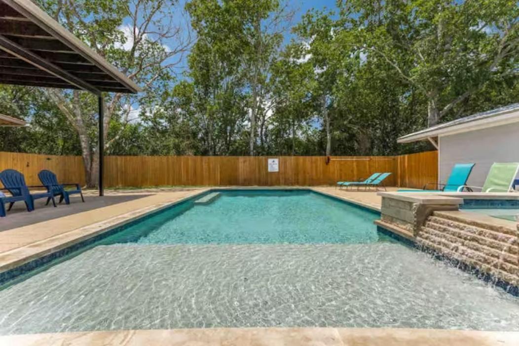5 Bdrm Home On 2 Acres Mins To Wineries Private Heated Pool And Hot Tub Johnson City Exterior foto